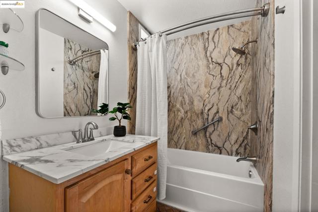 300 Locust Dr, Vallejo CA: https://media.crmls.org/mediaz/dd96182e-9fce-423d-9520-8a704c2e21d3.jpg