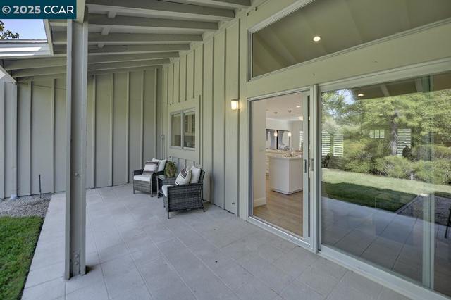 2607 Saklan Indian Dr, Walnut Creek CA: https://media.crmls.org/mediaz/dd962854-977d-4daa-aba9-311c528349fb.jpg