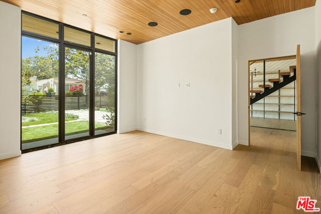 436 N Plymouth Boulevard, Los Angeles CA: https://media.crmls.org/mediaz/dd9637bc-0f36-4077-aa1b-b22b4df679fa.jpg