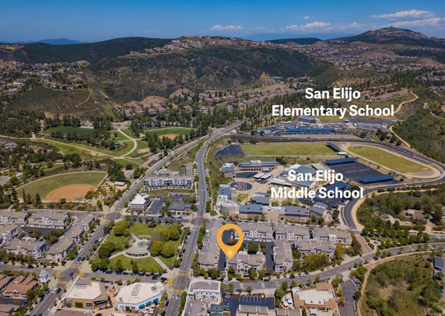 1202 Elfin Forest Rd W, San Marcos CA: https://media.crmls.org/mediaz/dd96f84d-e352-4866-aaae-0ecaea0dd90a.jpg