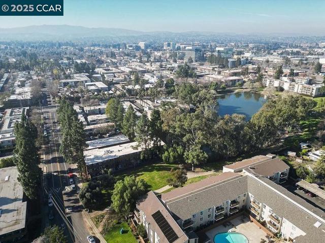 2200 Laguna Cir, Concord CA: https://media.crmls.org/mediaz/dd97315f-3b8d-43eb-b08a-ad133106eb3e.jpg