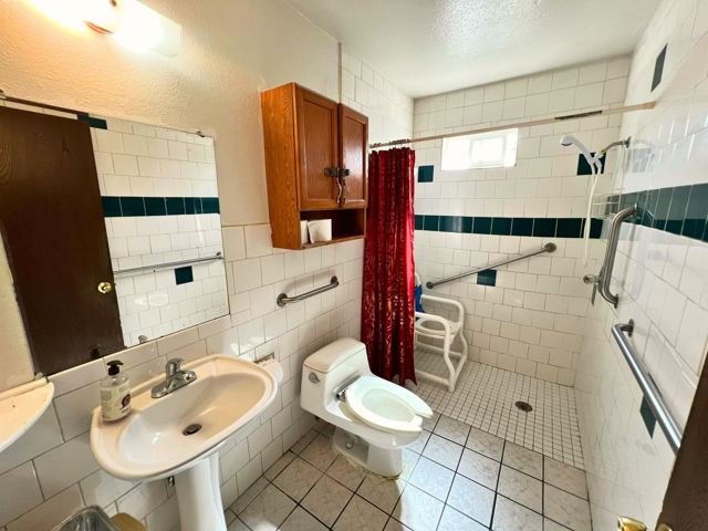 3025 Monticello Dr, Stockton CA: https://media.crmls.org/mediaz/dd9737da-f0d7-46a8-b639-112ca6cdb84f.jpg
