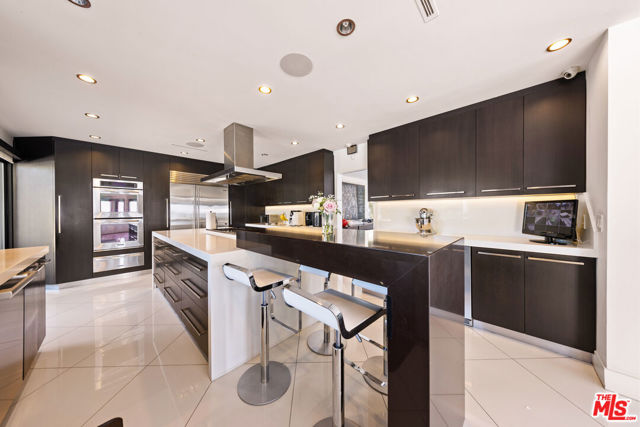 3144 Corda Drive, Los Angeles CA: https://media.crmls.org/mediaz/dd9759fd-8577-4661-9aa1-45a580fa98d6.jpg