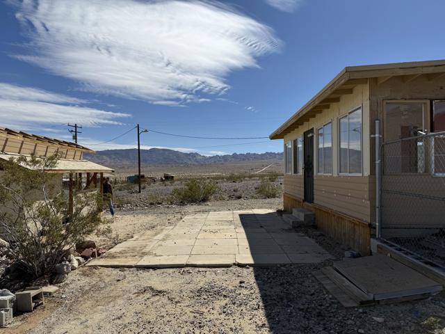 68424 Bellerue Road, 29 Palms CA: https://media.crmls.org/mediaz/dd975d6f-fcde-4762-ba9a-5bd56369cd82.jpg