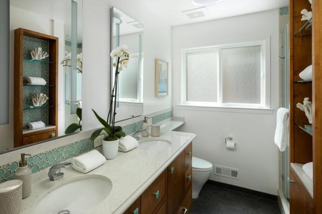 Image 17 of 34 For 390 San Domingo Way