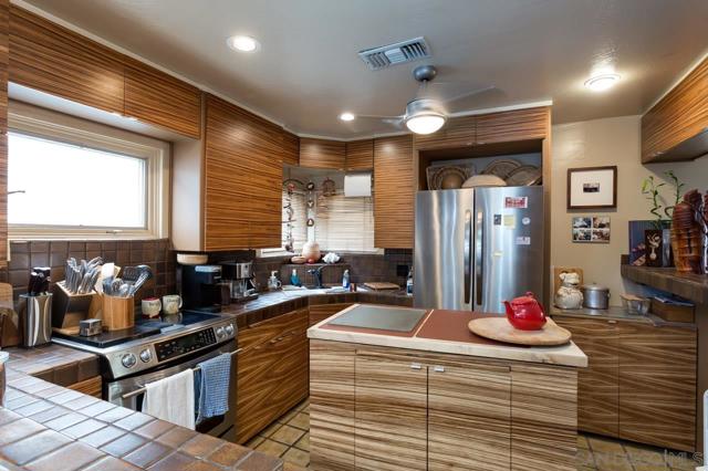 722 724 San Luis Rey Place, San Diego CA: https://media.crmls.org/mediaz/dd98d0db-22e4-49bf-b251-67d0badd0f0a.jpg