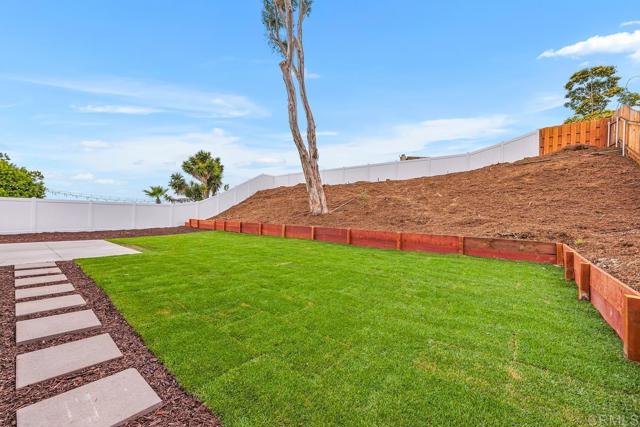 Detail Gallery Image 4 of 38 For 6428 Chiriqui Ln, Carlsbad,  CA 92009 - 3 Beds | 2 Baths