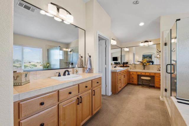 531 Via Vaquero Sur, San Juan Bautista CA: https://media.crmls.org/mediaz/dd997370-23e9-45a5-b699-888d9b78b9e2.jpg