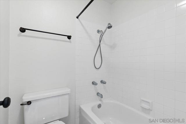 13330 Caminito Ciera, San Diego CA: https://media.crmls.org/mediaz/dd99787b-6f01-4801-9d51-51a8fadabe7b.jpg