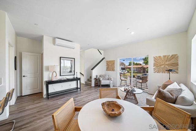 8160 Golden Ave, Lemon Grove CA: https://media.crmls.org/mediaz/dd99d51f-4bf6-47a8-a200-51a1ce4f599b.jpg