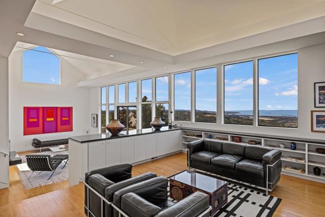 10450 Saddle Road, Monterey CA: https://media.crmls.org/mediaz/dd99e712-c170-41ed-b26a-ffc9a086e336.jpg