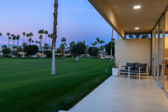 399 Desert Lakes Drive, Palm Springs CA: https://media.crmls.org/mediaz/dd99f2a7-3fcf-4f59-8b7f-2e7770b8256b.jpg