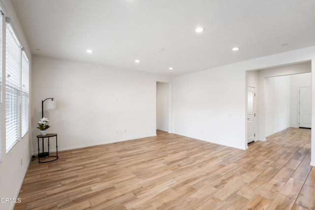 481 Alabama Street, Ventura CA: https://media.crmls.org/mediaz/dd99fbf1-8145-42fd-8441-d346da151504.jpg