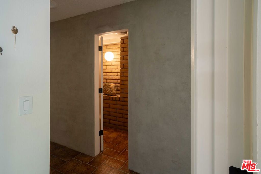 MLS #25598609 image #21