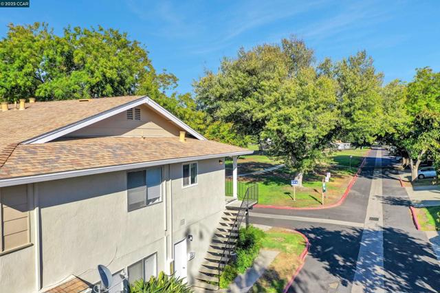 1356 Del Rio Cir, Concord CA: https://media.crmls.org/mediaz/dd9a5f51-60a1-40e5-8c1d-09296125a8d0.jpg