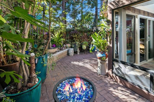 11407 Madera Rosa Way, San Diego CA: https://media.crmls.org/mediaz/dd9a5f8d-7590-43f5-bfd4-d39fef55d5af.jpg