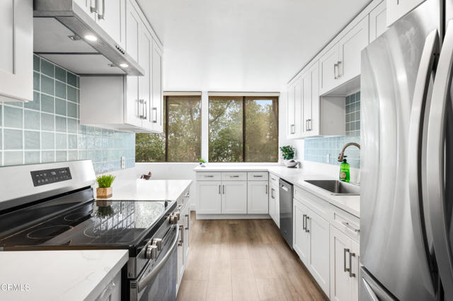 Detail Gallery Image 14 of 41 For 4275 via Arbolada #209,  Los Angeles,  CA 90042 - 3 Beds | 2 Baths