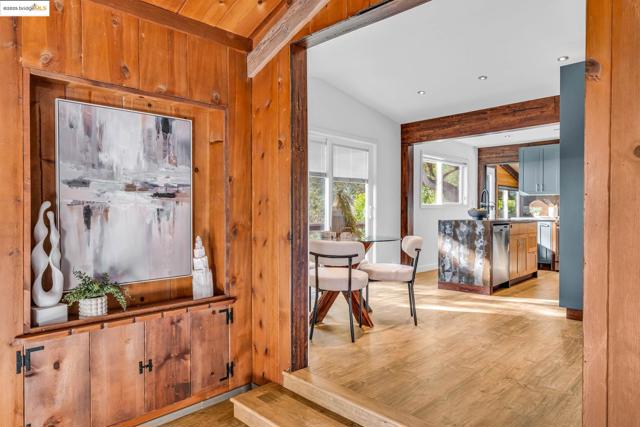 6141 Merriewood Dr, Oakland CA: https://media.crmls.org/mediaz/dd9b3568-3380-409e-8b39-f7a4bd36170f.jpg