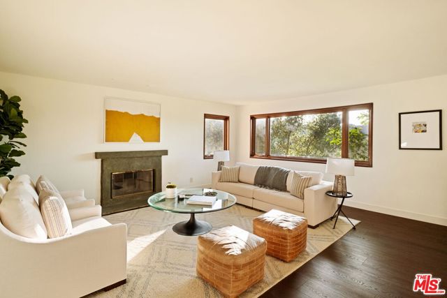2125 Kew Drive, Los Angeles CA: https://media.crmls.org/mediaz/dd9bb4e0-d624-4b94-be20-08ee7817c4fc.jpg