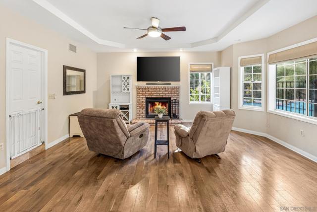 3188 Ora Avo Terrace, Vista CA: https://media.crmls.org/mediaz/dd9bbcd2-6b06-45be-b663-099ffe66cdfc.jpg