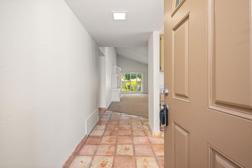 MLS #219141622DA image #3
