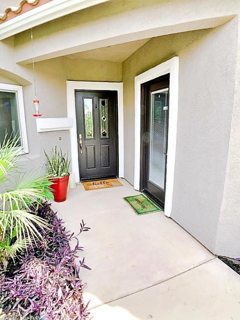 45120 Eagle Crest Court, Indio CA: https://media.crmls.org/mediaz/dd9c2c4f-5ded-4195-9ebc-e9e2b71dc257.jpg