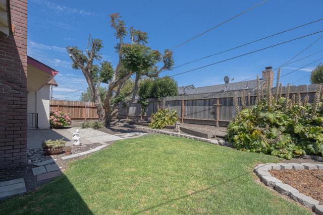 170 Del Mar Drive, Salinas CA: https://media.crmls.org/mediaz/dd9cba90-1d5c-4065-bec3-2c8c156228ed.jpg