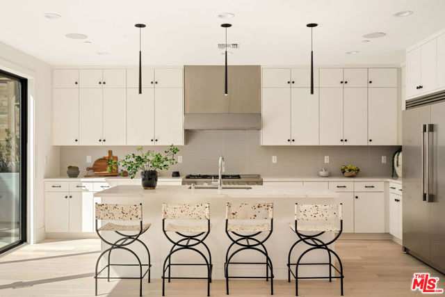 1615 N Coronado Street, Los Angeles CA: https://media.crmls.org/mediaz/dd9d4041-67e0-42ea-96dc-656c794f9c2f.jpg