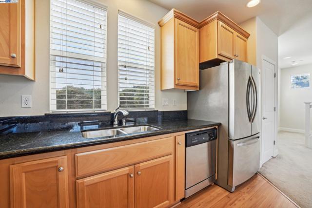 Image 23 of 45 For 23320 Wilmot Cir
