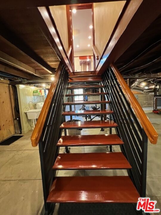 1340 Carroll Avenue, Los Angeles CA: https://media.crmls.org/mediaz/dd9f9ab5-d941-40ca-ac56-c86cffbb5d1b.jpg