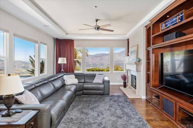 31662 Orange Blossom Ct, Valley Center CA: https://media.crmls.org/mediaz/dda12c89-db58-40ae-a504-09eefd406572.jpg