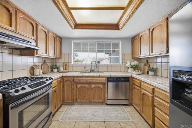 Detail Gallery Image 17 of 55 For 905 Cimarron Ct, Ridgecrest,  CA 93555 - 4 Beds | 2/1 Baths