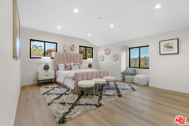 5132 Escobedo Drive, Woodland Hills CA: https://media.crmls.org/mediaz/dda1ba52-c45e-47c6-84c2-89f3c854f0f8.jpg