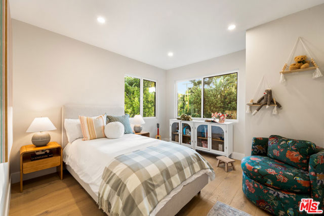 22824 Margarita Drive, Woodland Hills CA: https://media.crmls.org/mediaz/dda1ccd0-bdd5-4225-bc97-603df8289181.jpg