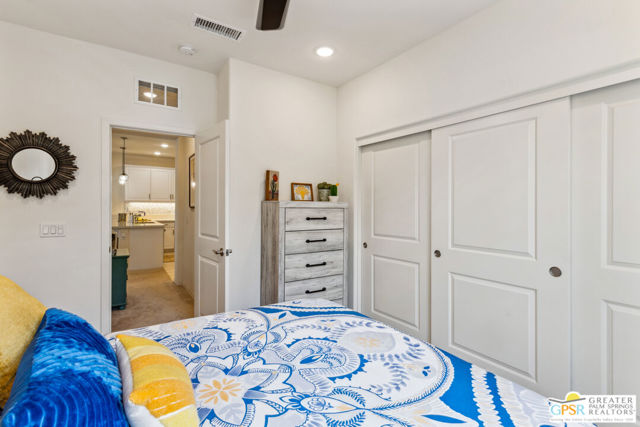 Image 19 of 43 For 85366 Giorno Court