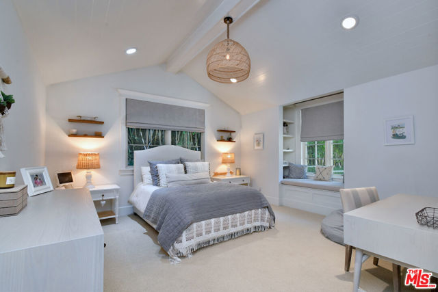 Image 35 of 55 For 3640 Longridge Avenue