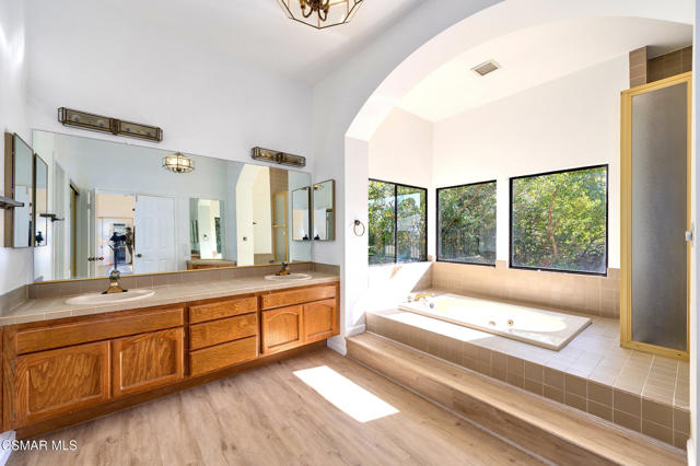 751 Wildwood Avenue, Thousand Oaks CA: https://media.crmls.org/mediaz/dda33c52-853c-49b4-80c7-001ba0ac79d6.jpg