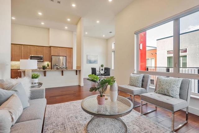 1028 Foster Square Lane, Foster City CA: https://media.crmls.org/mediaz/dda403fe-037a-454f-b6a9-1ff87c945df3.jpg