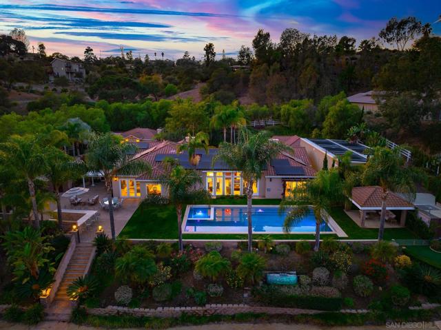 4703 Briana Ct, Fallbrook CA: https://media.crmls.org/mediaz/dda49cfd-b25f-4200-b54d-95d834158d33.jpg