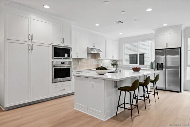 2581 Broom Ln, Carlsbad CA: https://media.crmls.org/mediaz/dda4a06a-5b97-44bb-be63-faba2fbc3c81.jpg