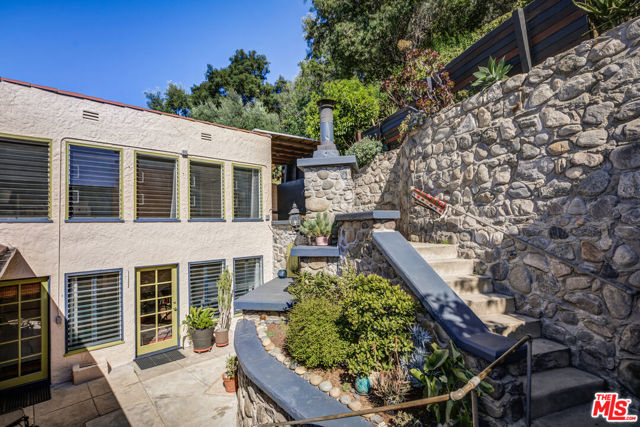 3526 Griffin Avenue, Los Angeles CA: https://media.crmls.org/mediaz/dda4c476-c179-434c-8ace-87db36e81cb7.jpg