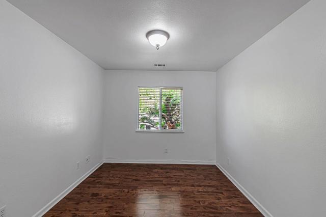 1619 Tumbleweed Way, Los Banos CA: https://media.crmls.org/mediaz/dda4e6f3-1c80-4b0c-a44b-9501891162b4.jpg
