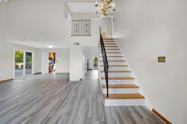 3608 Siskiyou Ct, Hayward CA: https://media.crmls.org/mediaz/dda56685-81c1-4d8e-9d17-4bc79640d90f.jpg