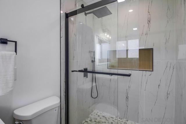 5165 WINTHROP ST, San Diego CA: https://media.crmls.org/mediaz/dda5cdf2-1bb4-4ffd-8a91-2945b3690eb9.jpg