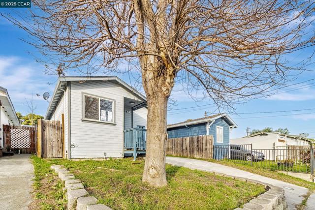 813 Grant St, Vallejo CA: https://media.crmls.org/mediaz/dda5d460-1eda-480d-9fb7-3df5213082c7.jpg