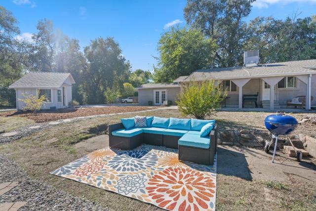 5367 Rosswood Lane, Redding CA: https://media.crmls.org/mediaz/dda5e3ca-6fbf-4a8e-85fd-aced8708b09a.jpg