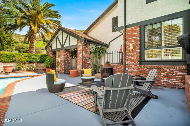 6057 Rainbow Hill Road, Agoura Hills CA: https://media.crmls.org/mediaz/dda6a3a4-6377-4cc9-9566-f0b28501615f.jpg
