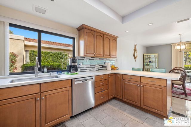 Image 3 of 30 For 39587 Bedford Drive