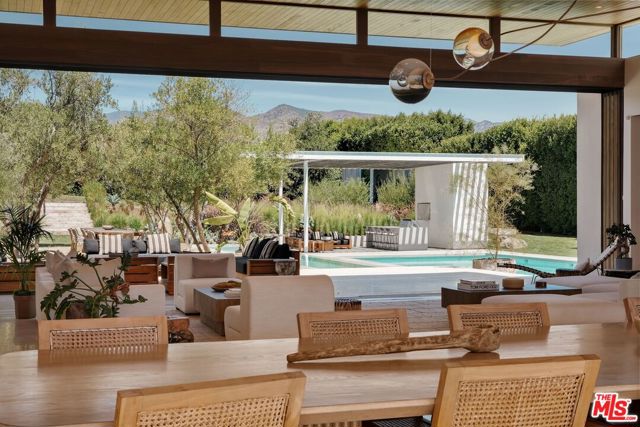 28837 Selfridge Drive, Malibu CA: https://media.crmls.org/mediaz/dda7e53f-e5dd-45c7-8c19-5a7558075d54.jpg