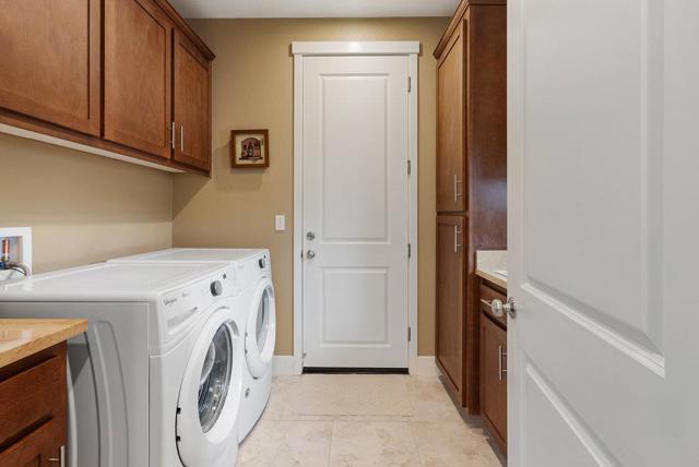 1515 Sunflower Drive, Hollister CA: https://media.crmls.org/mediaz/dda836d6-d4cd-4025-9649-85f8624c4bef.jpg